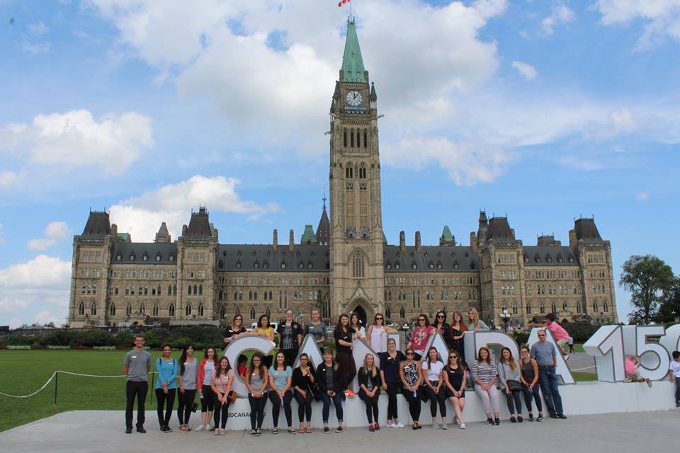 New Students Visit Ottawa's Tourist Sites
